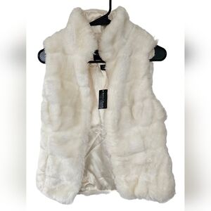 NWT White House Black Market Faux Fur White Vest Sz Sm